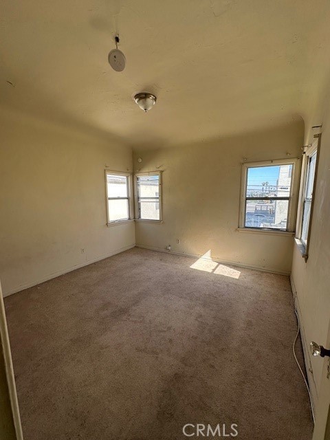 8018 S New Hampshire Avenue, Los Angeles CA: https://media.crmls.org/medias/eb72b331-7e9b-4e23-a130-daffe8fdc768.jpg
