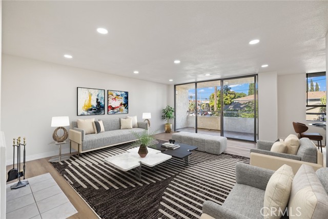 225 Hermosa Ave, Long Beach CA: https://media.crmls.org/medias/eb7342c7-361c-4837-bec6-262d313d868c.jpg