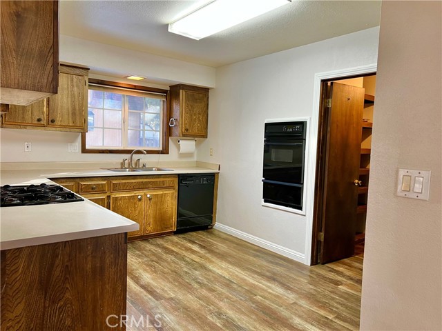 Detail Gallery Image 20 of 51 For 806 Mountain Ln, Big Bear City,  CA 92314 - 3 Beds | 2 Baths