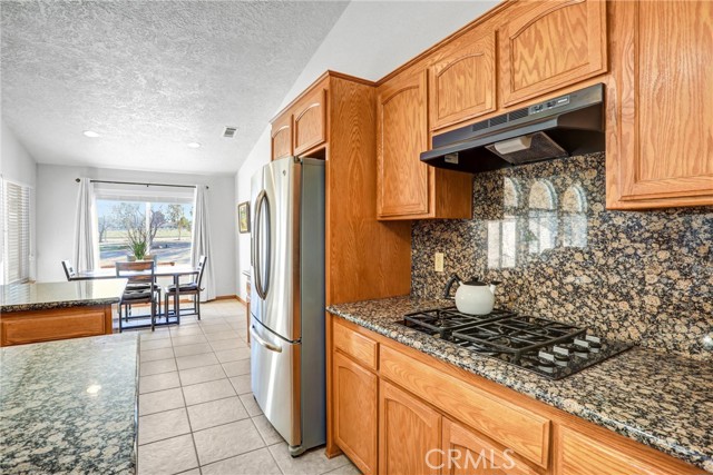 Detail Gallery Image 15 of 48 For 15813 Willow St, Hesperia,  CA 92345 - 4 Beds | 2/1 Baths