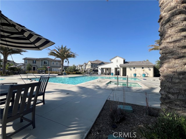 4292 S Heather Privado, Ontario CA: https://media.crmls.org/medias/eb752091-6dd7-459d-a16e-087b378000f3.jpg