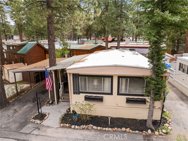 Detail Gallery Image 3 of 30 For 475 Thrush Dr #24,  Big Bear Lake,  CA 92315 - 2 Beds | 2 Baths