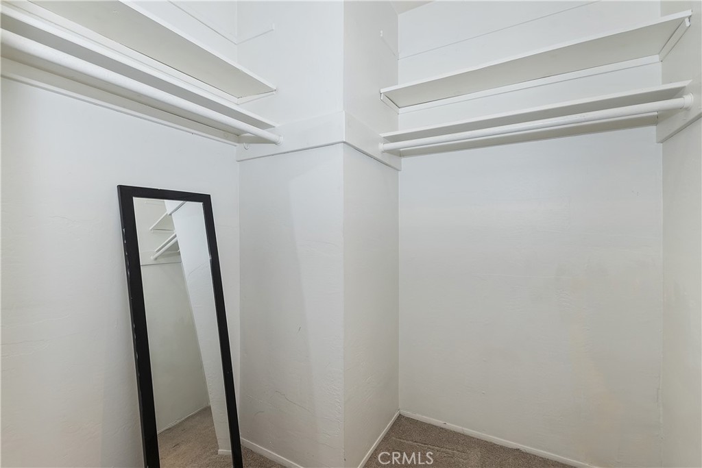 https://media.crmls.org/medias/eb75c7cc-3761-4d5b-9205-7c26f06843da.jpg?preset=X-Large