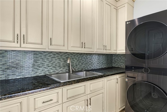 Detail Gallery Image 23 of 26 For 5111 Rubio Ave, Encino,  CA 91436 - 3 Beds | 3 Baths