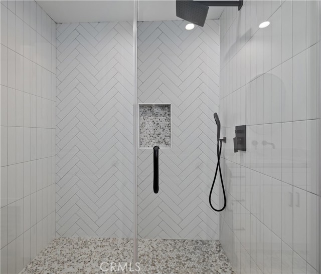 152 S Wabash, Glendora CA: https://media.crmls.org/medias/eb761575-39fb-429d-b9b6-689b373c3795.jpg