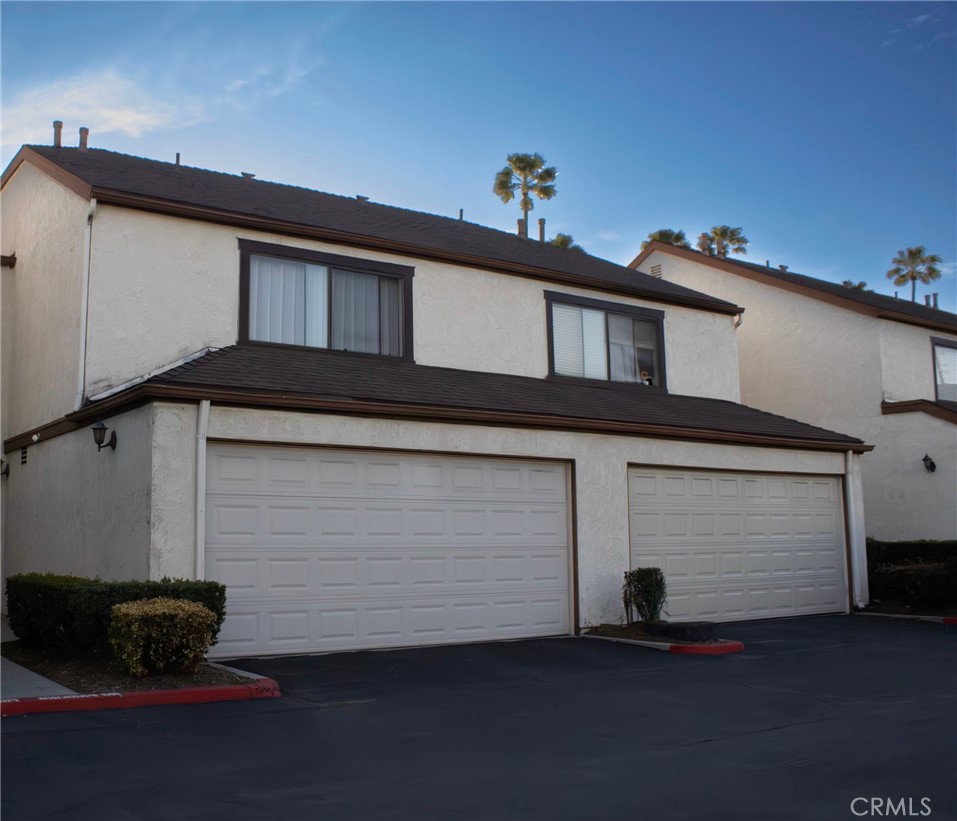 821 S Cerritos