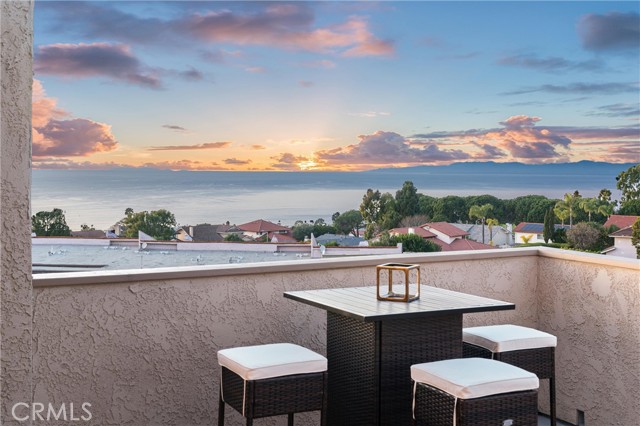 19 Coraltree Lane, Rolling Hills Estates CA: https://media.crmls.org/medias/eb771fb9-3c31-4499-994a-ece7b230252d.jpg