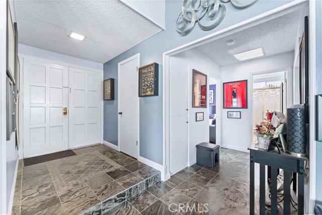 24102 Castilla Lane, Mission Viejo CA: https://media.crmls.org/medias/eb7793c7-d04b-4128-bf8d-d2c0186e5bfe.jpg