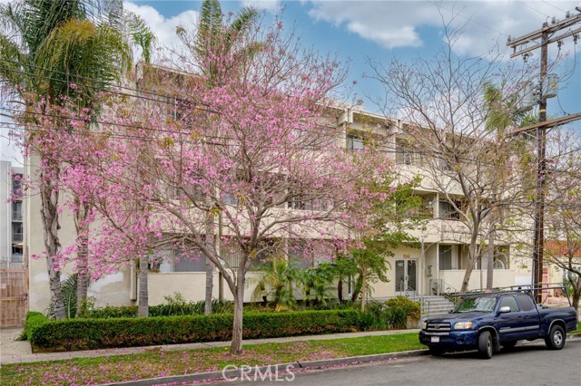 1422 N Curson Avenue, Los Angeles CA: https://media.crmls.org/medias/eb77c12f-2caf-4c93-9999-c9158deea835.jpg