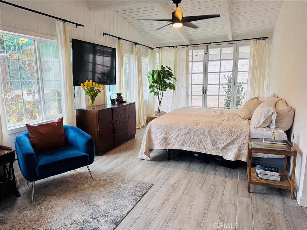 https://media.crmls.org/medias/eb7818b5-42c5-4506-a94b-b3d84bf2d5a8.jpg?preset=X-Large