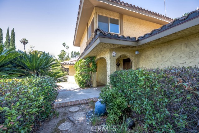 851 Misty Isle Drive, Glendale CA: https://media.crmls.org/medias/eb785d68-fd14-4b97-824f-739b117de667.jpg