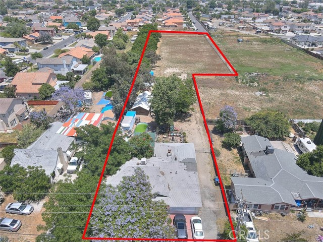 645 N Maple Avenue, Fontana CA: https://media.crmls.org/medias/eb78aa4b-8f1e-4a8f-90e4-43487ec96922.jpg