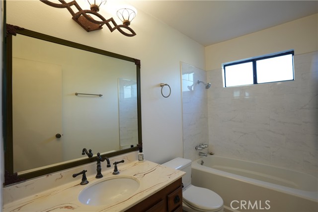 635 East Elmwood Avenue, 204 photo 19