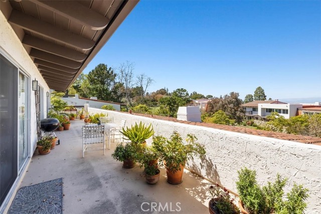 47 Sycamore Lane, Rolling Hills Estates, California 90274, 2 Bedrooms Bedrooms, ,2 BathroomsBathrooms,Residential,Sold,Sycamore,SB23073393