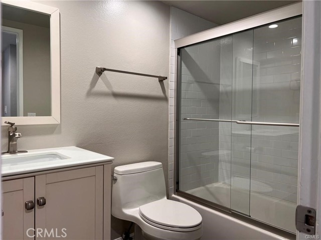 Detail Gallery Image 11 of 16 For 5 Moonrise Court, Newport Beach,  CA 92663 - 3 Beds | 2/1 Baths