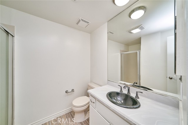 Detail Gallery Image 16 of 45 For 3481 Stancrest Dr #302,  Glendale,  CA 91208 - 3 Beds | 2 Baths