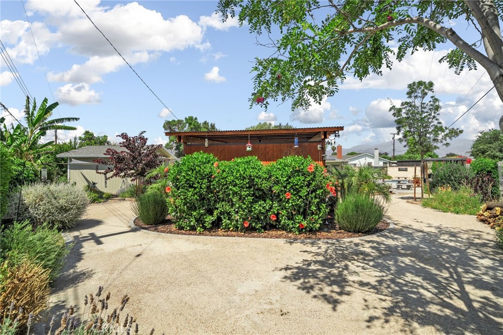 https://media.crmls.org/medias/eb79a8bb-eef3-4080-8d7a-f99508f0393d.jpg?preset=X-Large
