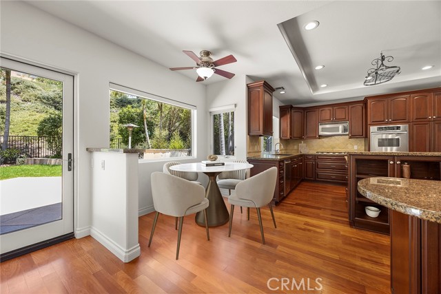Detail Gallery Image 10 of 41 For 21 Mykonos, Laguna Niguel,  CA 92677 - 4 Beds | 3/1 Baths