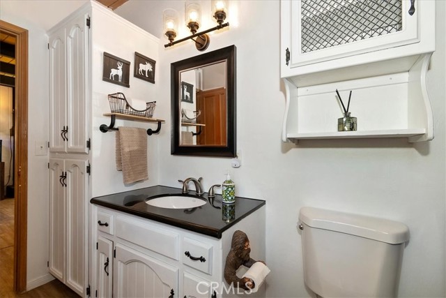 Detail Gallery Image 14 of 33 For 905 Jungfrau, Crestline,  CA 92325 - 2 Beds | 1/1 Baths