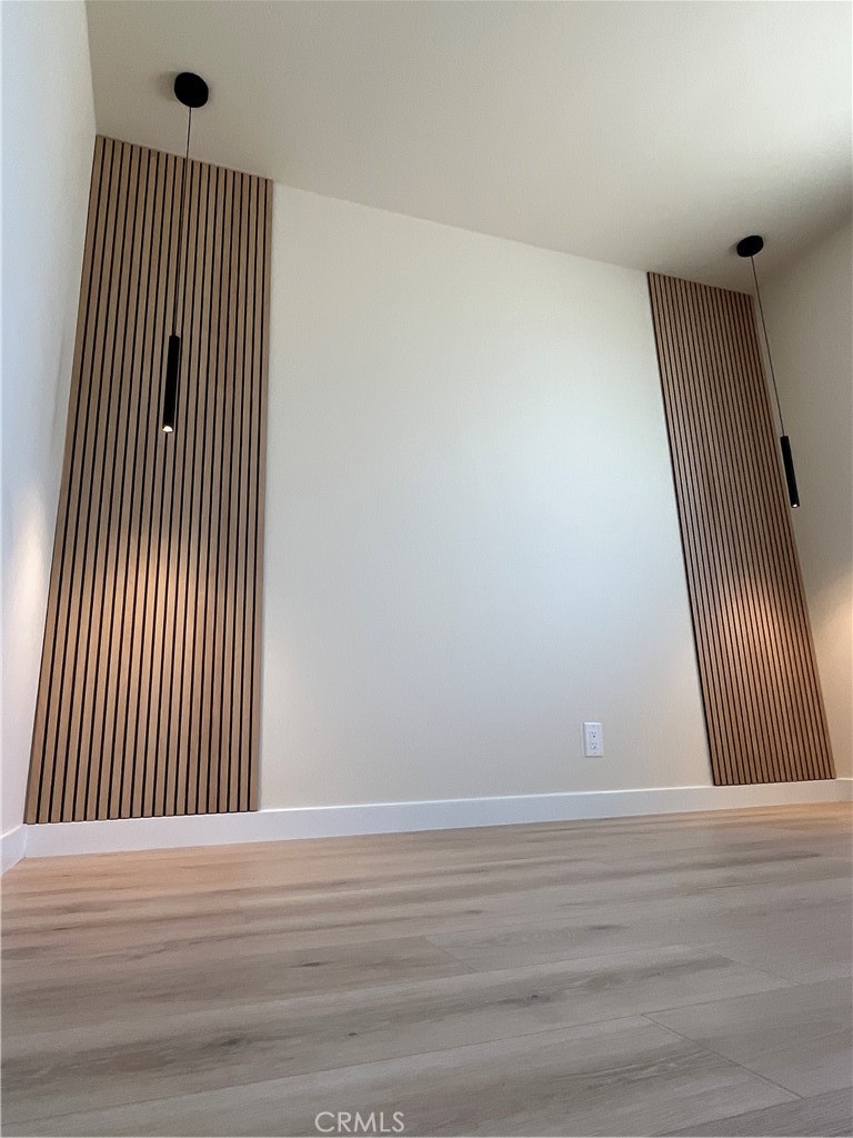 https://media.crmls.org/medias/eb7bf1b4-a008-47e2-a99b-1338d8dfd405.jpg?preset=X-Large