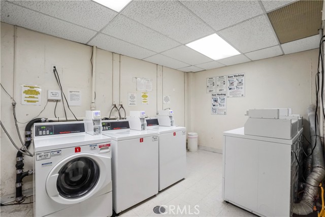 11970 Montana Avenue, Brentwood CA: https://media.crmls.org/medias/eb7c1536-adf9-42aa-945f-1ac305e75b6a.jpg