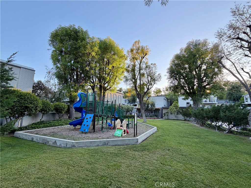 https://media.crmls.org/medias/eb7c9adc-c442-4205-ab16-8eac1d4faa3d.jpg?preset=X-Large