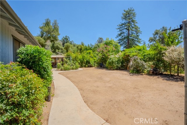 Detail Gallery Image 11 of 16 For 33301 Road 233, North Fork,  CA 93643 - 4 Beds | 2 Baths