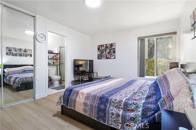 Detail Gallery Image 14 of 32 For 5700 Etiwanda Ave #105,  Tarzana,  CA 91356 - 3 Beds | 2 Baths
