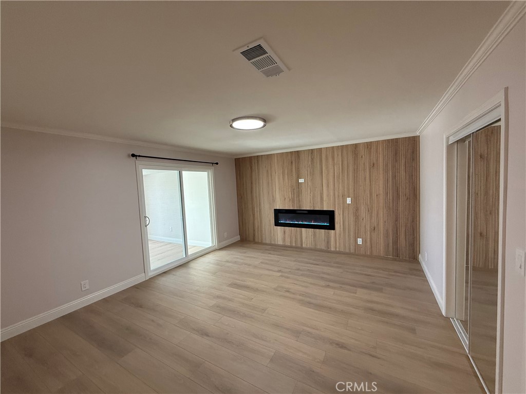 https://media.crmls.org/medias/eb7d7051-d54d-4215-bddc-8e16317c4a45.jpg?preset=X-Large