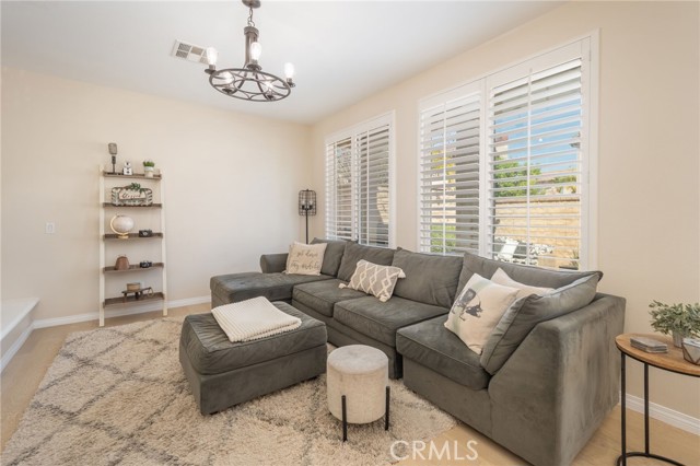 Detail Gallery Image 13 of 34 For 28802 Silversmith, Valencia,  CA 91354 - 4 Beds | 2/1 Baths