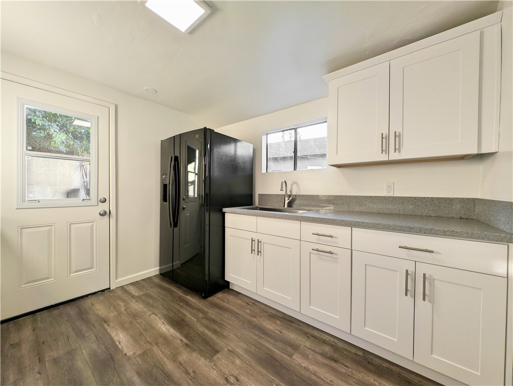 Detail Gallery Image 4 of 9 For 4532 Willis Ave #4532 1/2,  Sherman Oaks,  CA 91403 - 1 Beds | 1 Baths