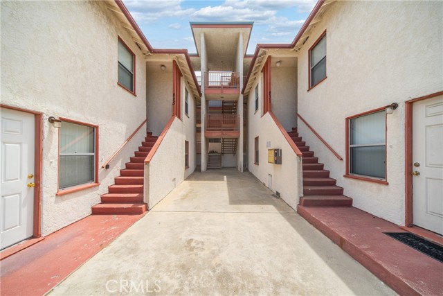 823 W 25th Street, San Pedro CA: https://media.crmls.org/medias/eb7f93a7-32b4-48c2-bbb3-9d3206382f7f.jpg