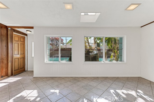 Detail Gallery Image 13 of 37 For 15930 Tuba St, North Hills,  CA 91343 - 3 Beds | 2 Baths