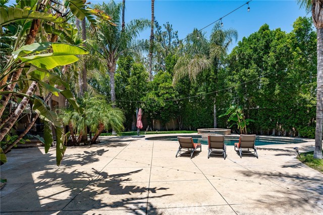 23115 Erwin Street, Woodland Hills CA: https://media.crmls.org/medias/eb80e489-00e1-400b-84ae-4e91c04de48b.jpg