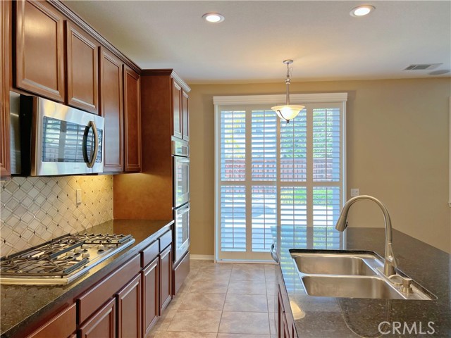 Detail Gallery Image 2 of 27 For 32647 Dorset Ct, Temecula,  CA 92592 - 4 Beds | 2/1 Baths