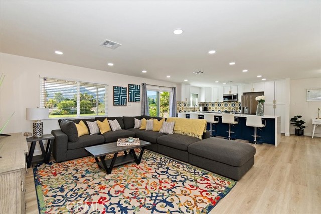 Detail Gallery Image 3 of 29 For 76733 California Dr, Palm Desert,  CA 92211 - 3 Beds | 2 Baths