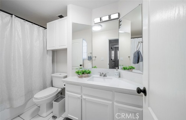 Detail Gallery Image 14 of 24 For 4998 W Decatur Ave, Fresno,  CA 93722 - 4 Beds | 2/1 Baths