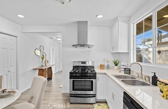 3809 Carol Drive, Fullerton CA: https://media.crmls.org/medias/eb819a4c-dd4c-40cc-8e64-87637f6a3104.jpg