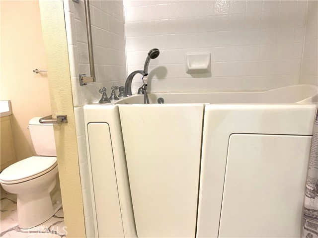13370 St. Andrews Dr., M12-69D, Seal Beach CA: https://media.crmls.org/medias/eb8232c4-b6ce-45e2-9685-6dcc8c151c26.jpg