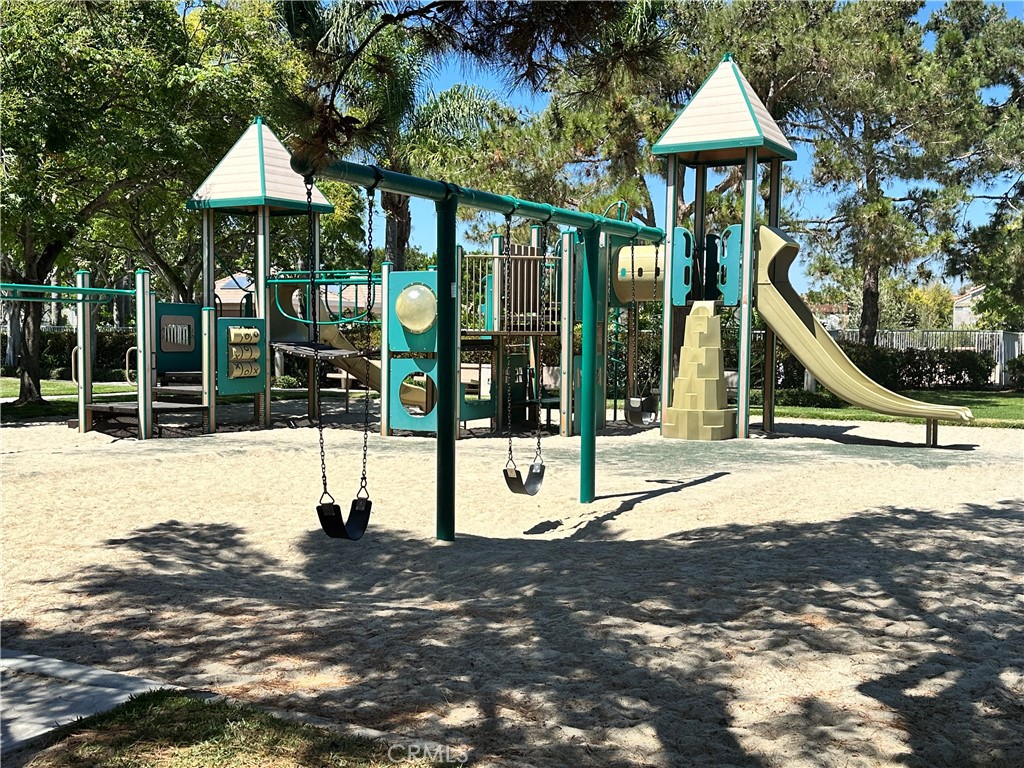 https://media.crmls.org/medias/eb82974d-3199-4d8d-a2af-f60a348f66a1.jpg?preset=X-Large