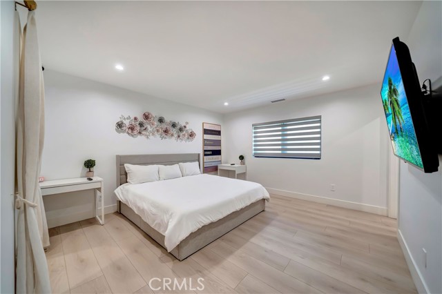 Detail Gallery Image 48 of 72 For 5355 Aldea Ave, Encino,  CA 91316 - 5 Beds | 5/1 Baths