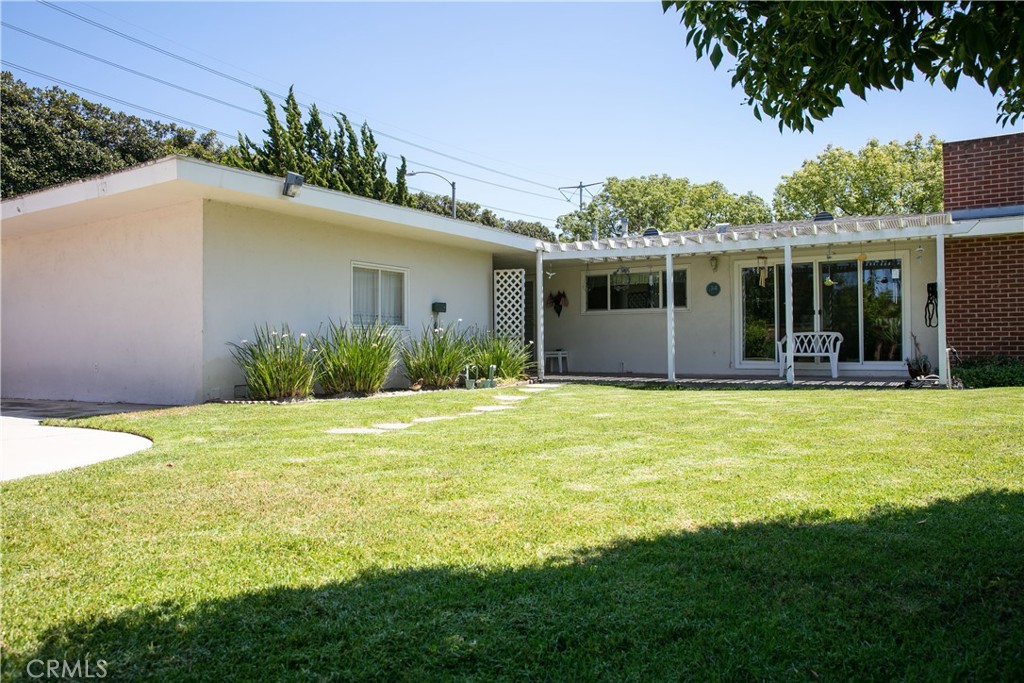 1203 W Laster Avenue