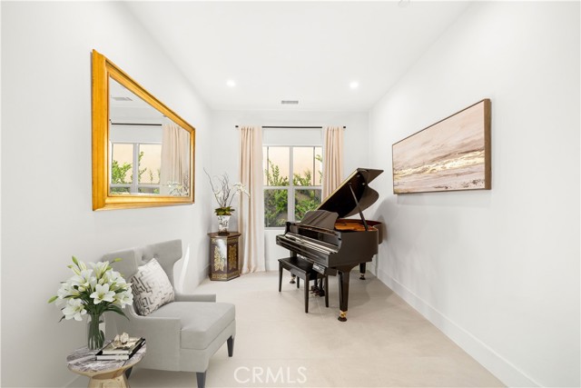 52 Longchamp, Irvine CA: https://media.crmls.org/medias/eb84afca-a0f8-4517-ace7-4e51d2197ad8.jpg
