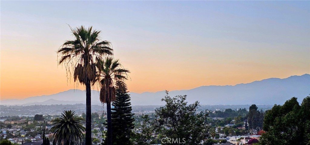 https://media.crmls.org/medias/eb84f870-5362-43c7-9c82-a0960e37d2dc.jpg?preset=X-Large