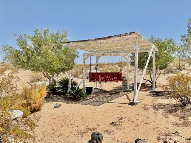 68919 Kachina Drive, 29 Palms CA: https://media.crmls.org/medias/eb85246a-dc2b-496c-aaf4-c664ee15ef07.jpg