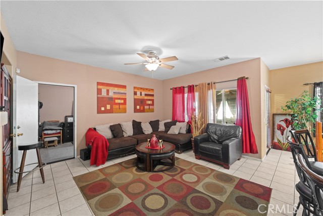 37032 Sabal Avenue, Palmdale CA: https://media.crmls.org/medias/eb85e92b-c1a1-4c33-8601-4cdbd2253d45.jpg