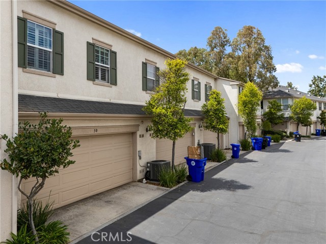 24120 Victoria Ln, Valencia CA: https://media.crmls.org/medias/eb85f79a-f9aa-469a-9986-f420b6179c0b.jpg