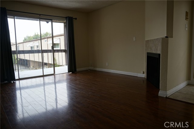 Detail Gallery Image 6 of 32 For 9312 Palm St #206,  Bellflower,  CA 90706 - 2 Beds | 2 Baths
