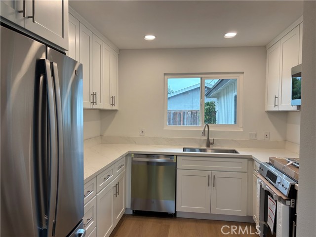Detail Gallery Image 3 of 13 For 3202 Montana Ave, Costa Mesa,  CA 92626 - 4 Beds | 2 Baths
