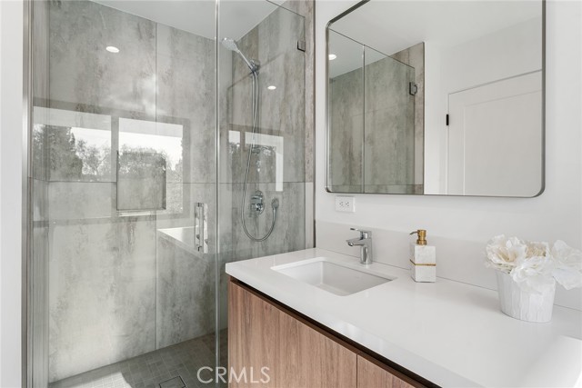 Detail Gallery Image 37 of 57 For 5630 Blanco Ave, Woodland Hills,  CA 91367 - 4 Beds | 4/1 Baths